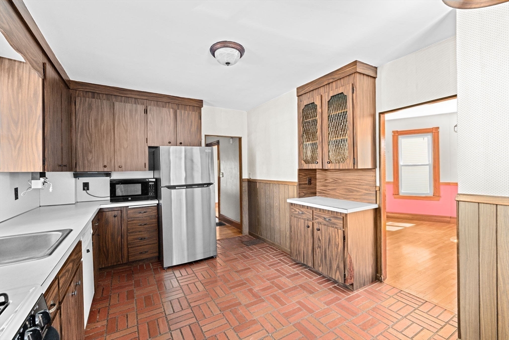 51 Linden St