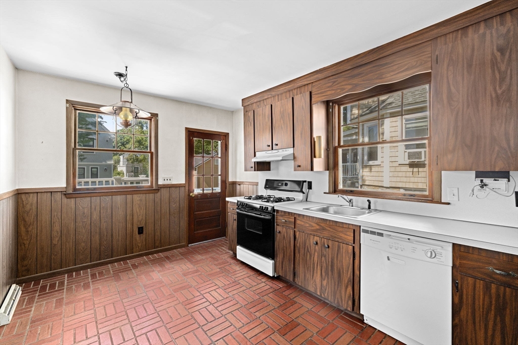 51 Linden St