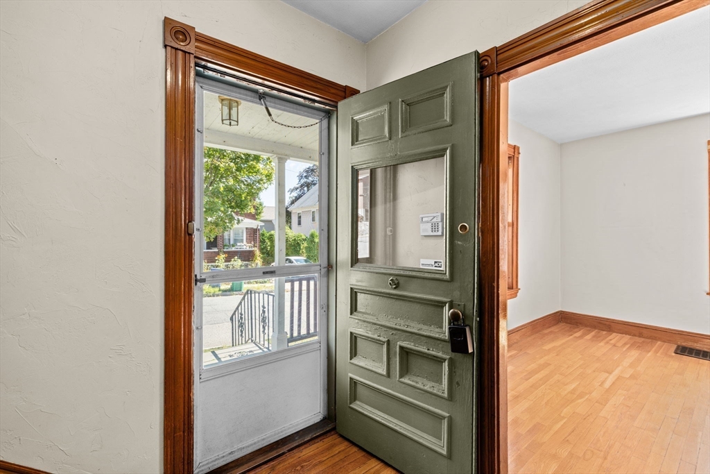 51 Linden St