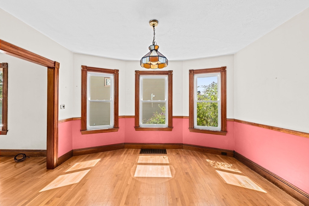 51 Linden St