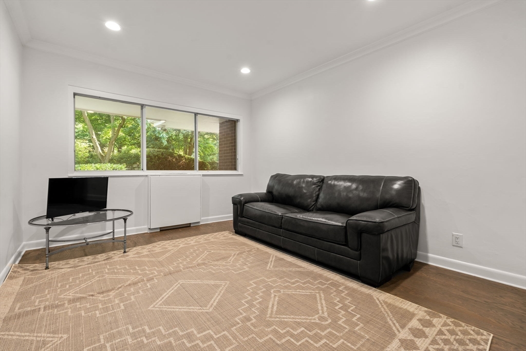 18 Chestnut Pl # 18