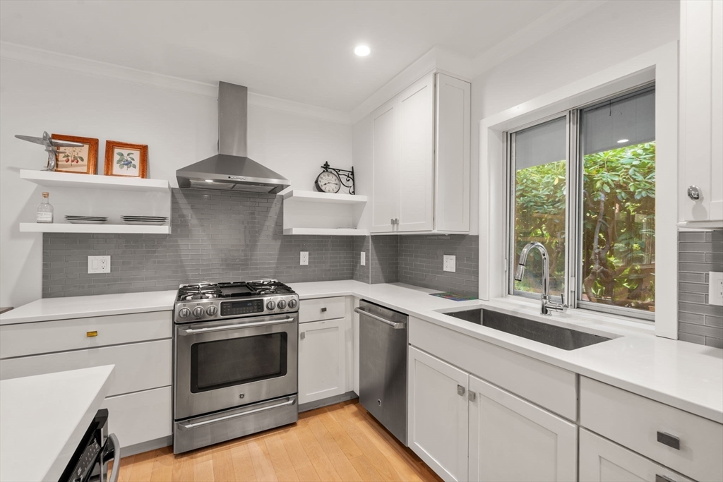 18 Chestnut Pl # 18
