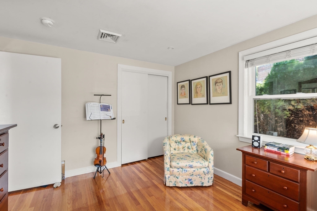 33 Joseph Rd