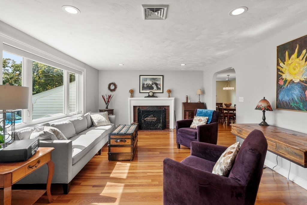 33 Joseph Rd