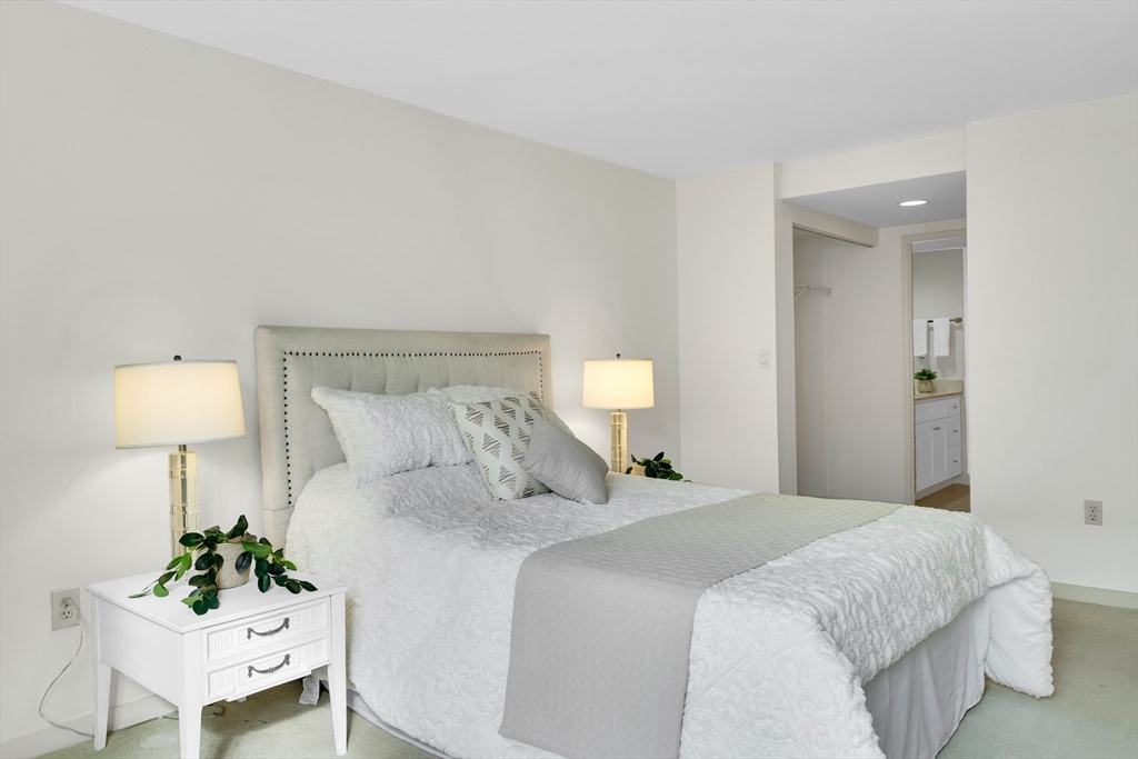 183 Oak Street # 205