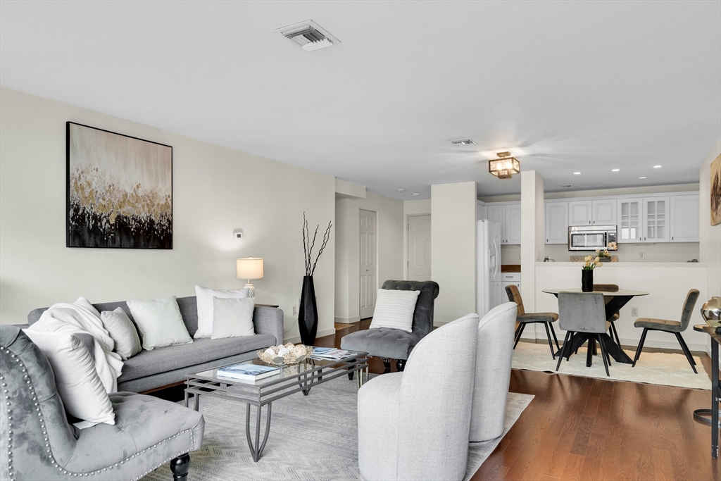 183 Oak Street # 205