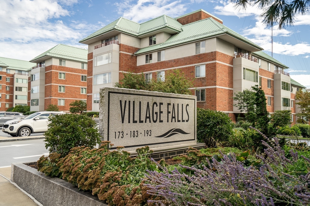 183 Oak Street # 205