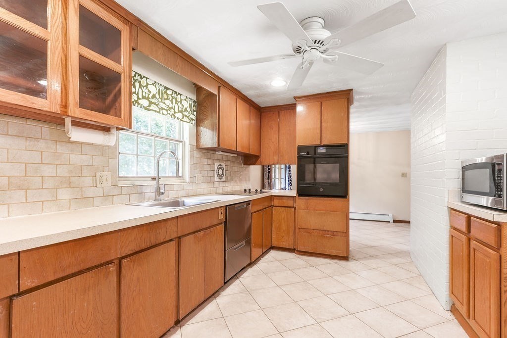 3 Merrill Dr