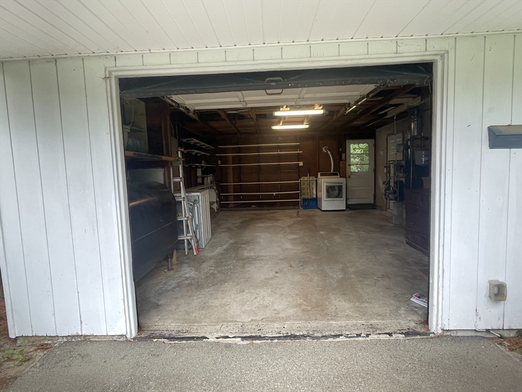 3 Merrill Dr