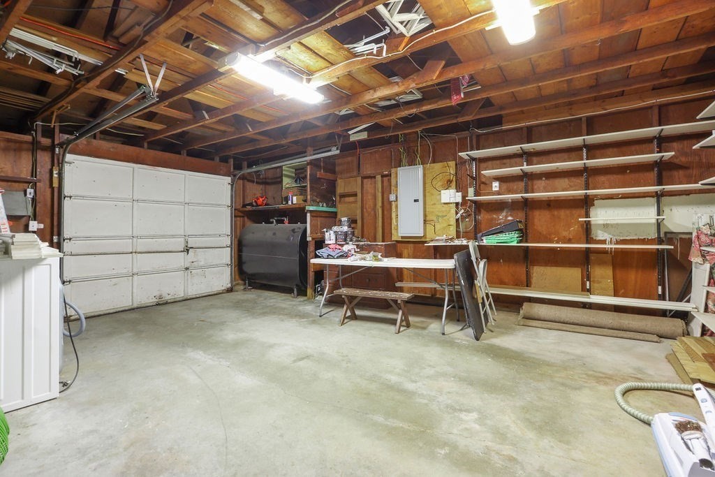 3 Merrill Dr