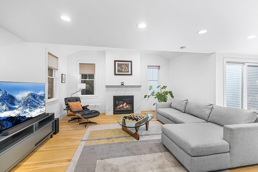 102 Thurston Rd # 100