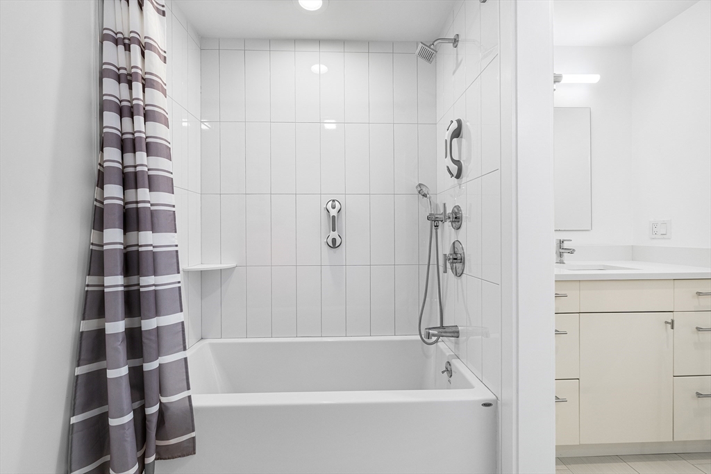 102 Thurston Rd # 100