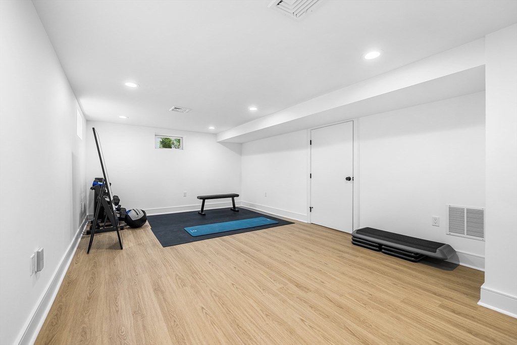 102 Thurston Rd # 100