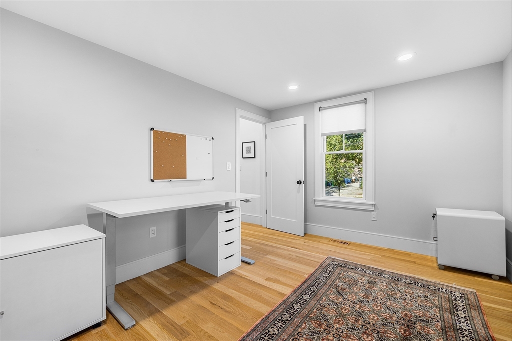 102 Thurston Rd # 100