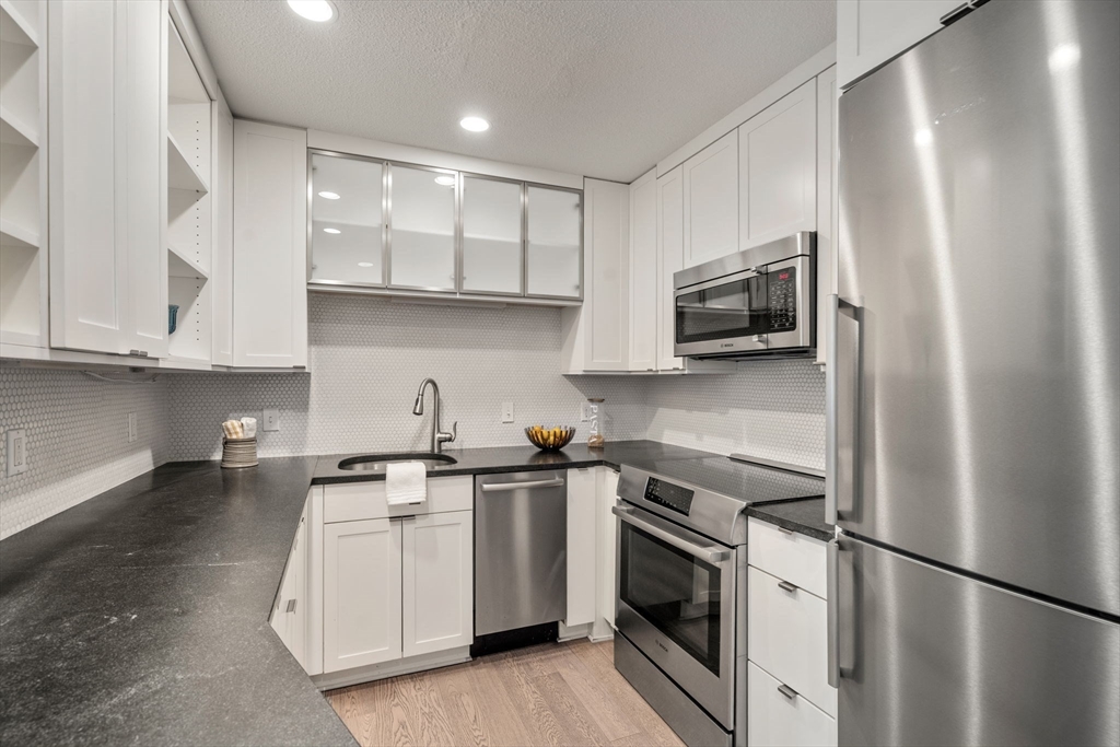 51 Pettee St # 11