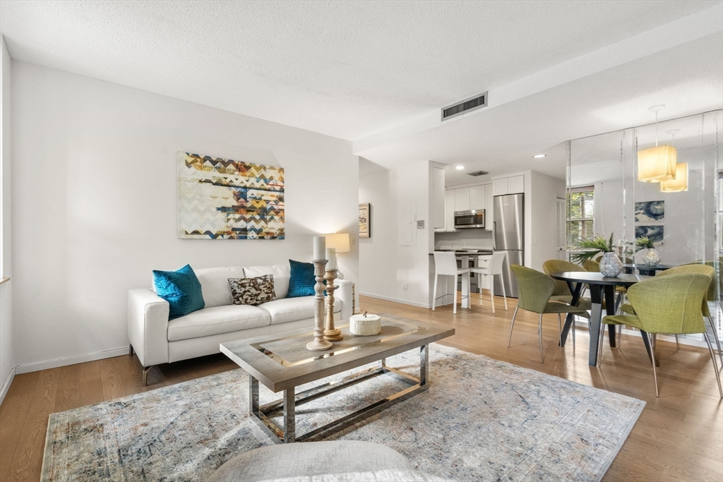 51 Pettee St # 11