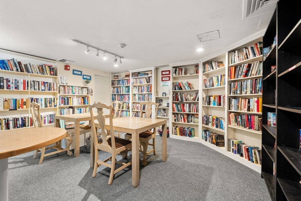 280 Boylston St # 905