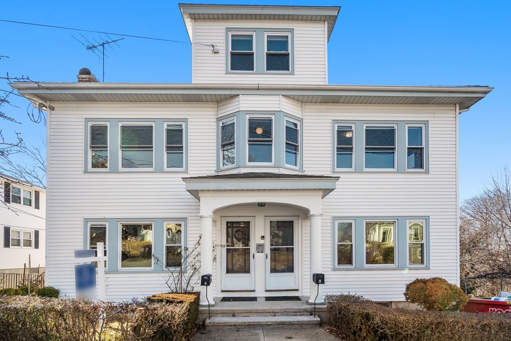 8 Charlesview St # 2