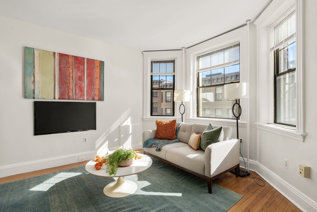 2 Sutherland Rd # 35