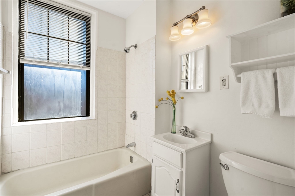 2 Sutherland Rd # 35