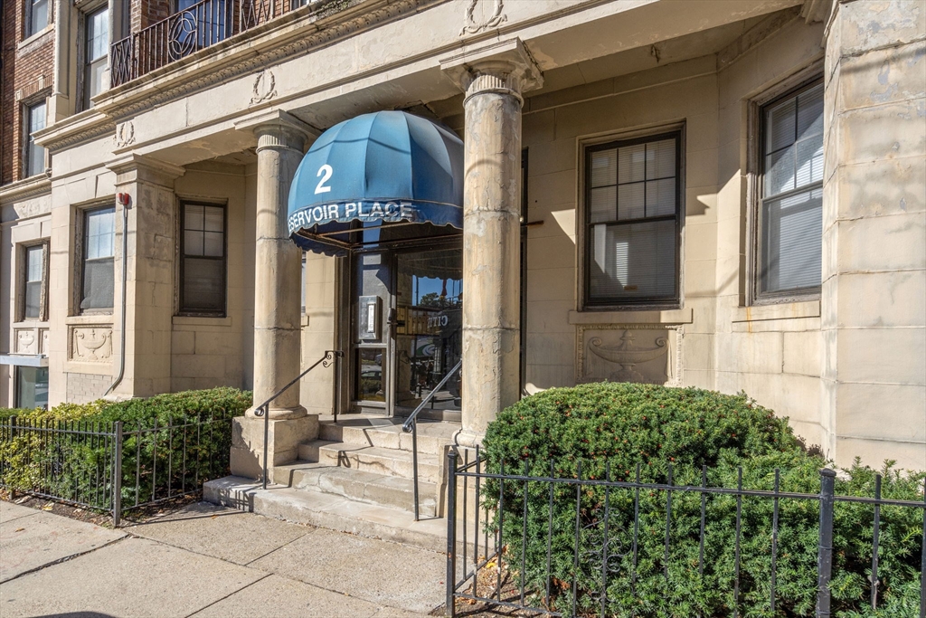 2 Sutherland Rd # 35