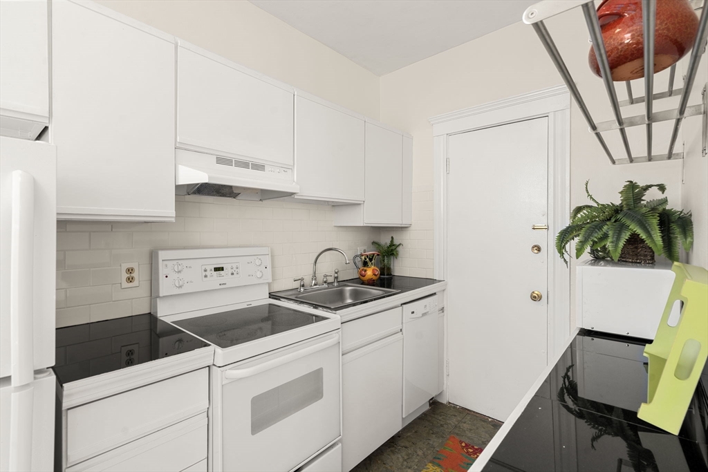 2 Sutherland Rd # 35