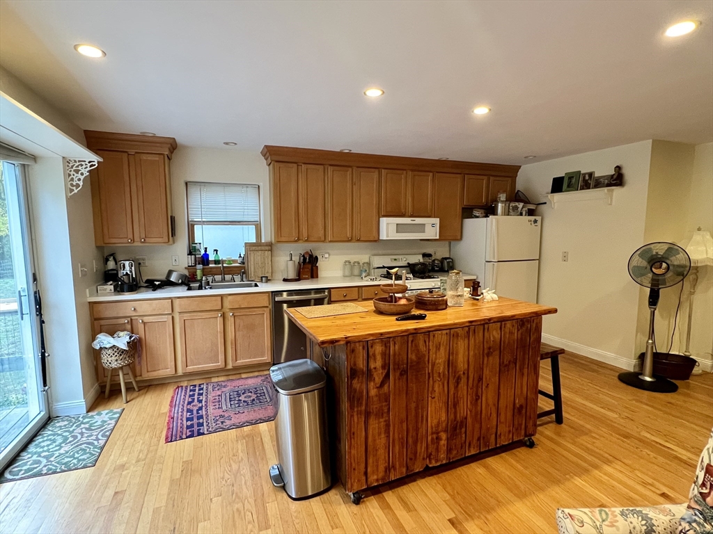 46 Auburndale Ave # 46