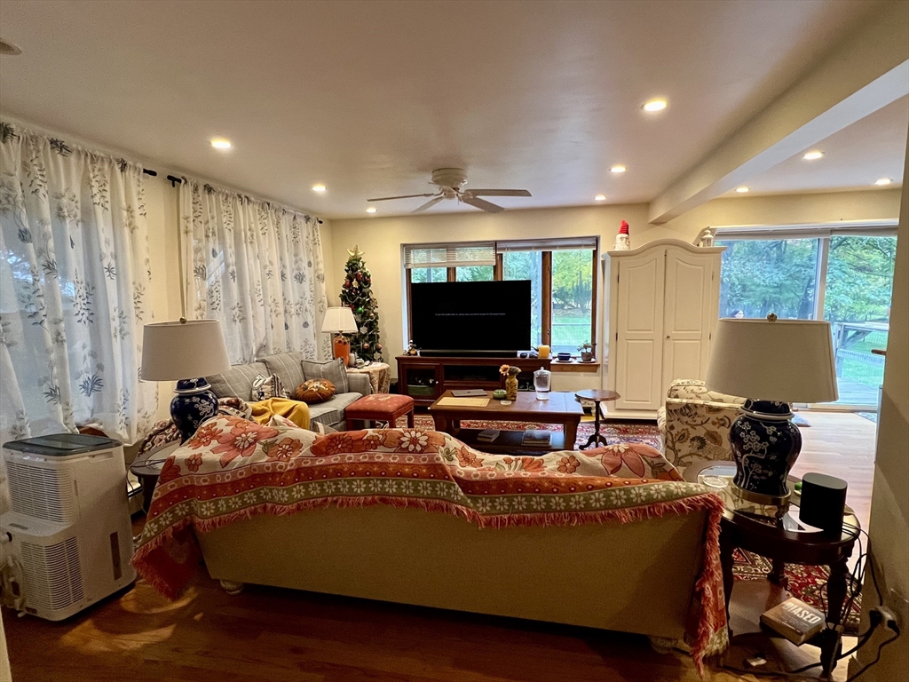 46 Auburndale Ave # 46
