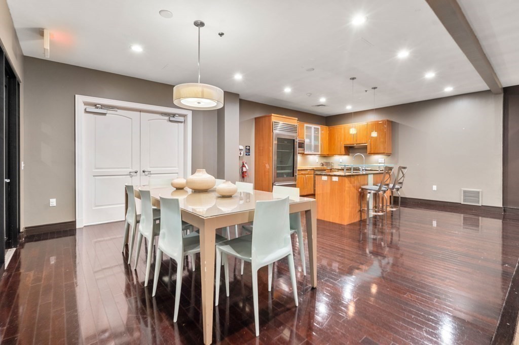2400 Beacon St # 112