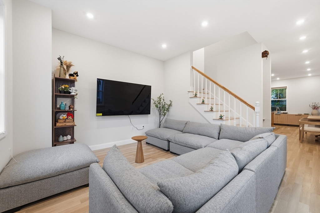77 North St # 77