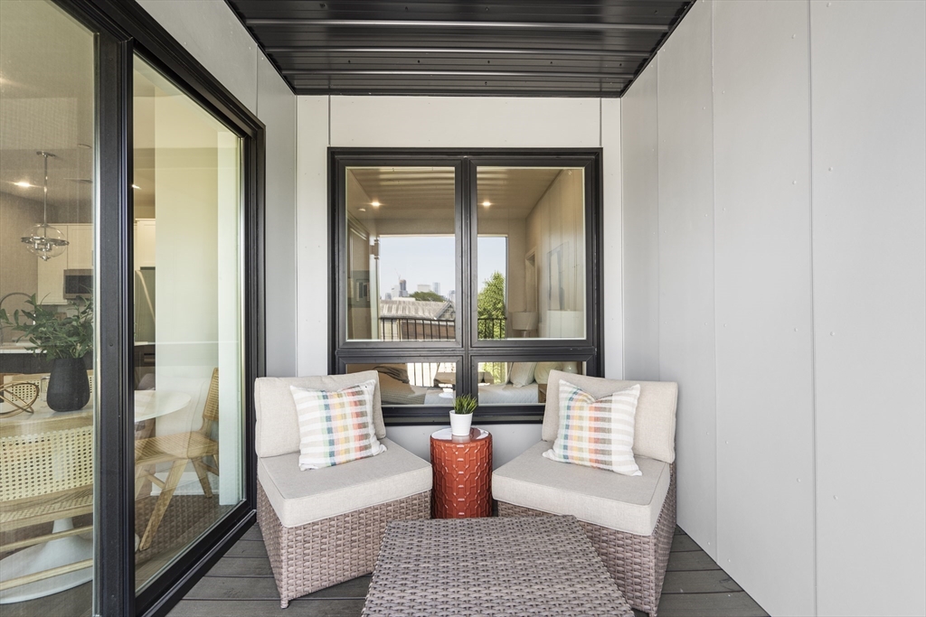 44 Ellery # 203