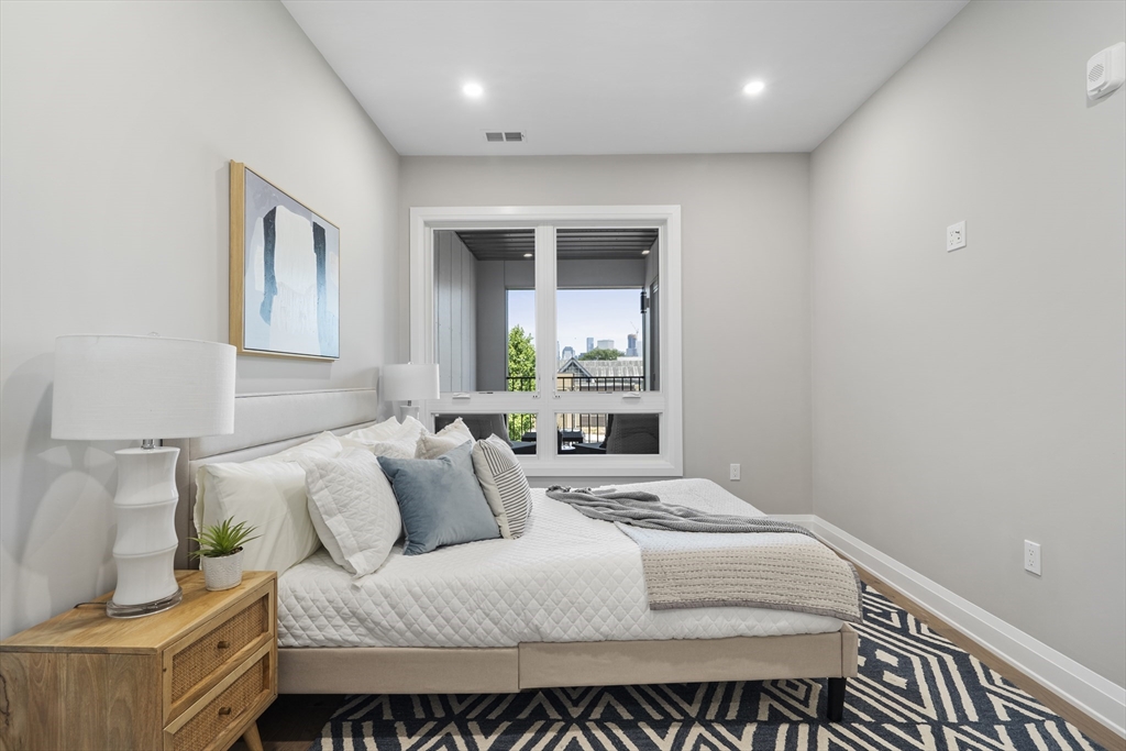 44 Ellery # 203