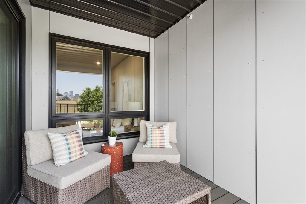 44 Ellery # 203