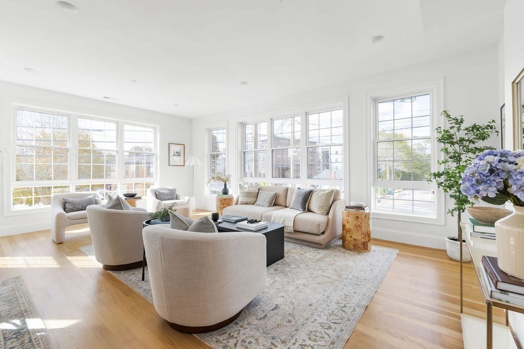 272 Lincoln Street # 104