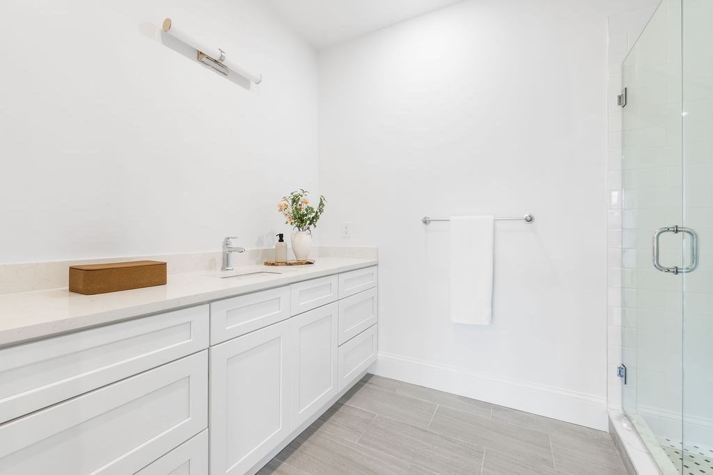 272 Lincoln Street # 104