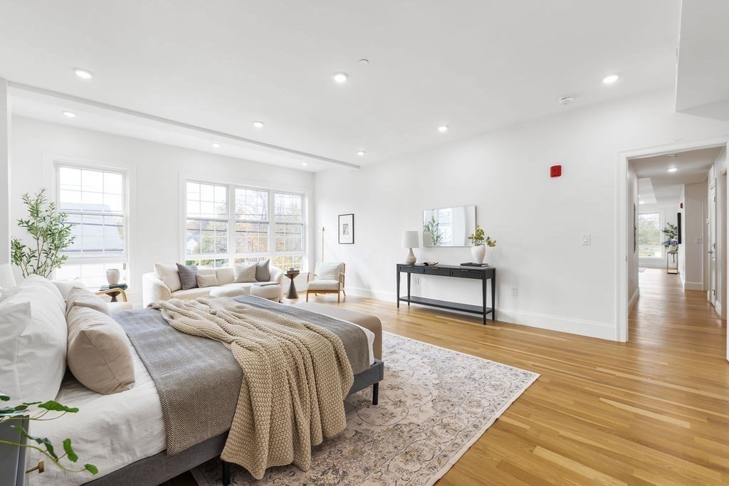 272 Lincoln Street # 104