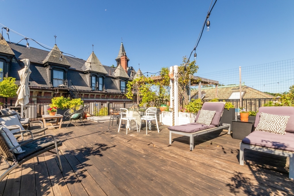 28 Seaverns Ave # 8