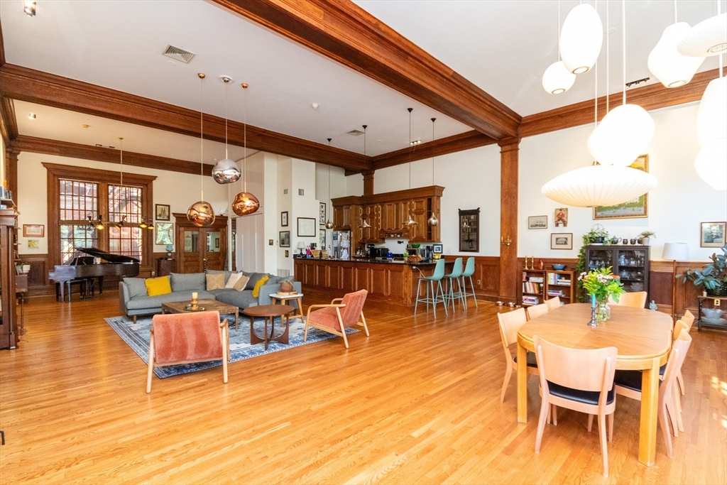 28 Seaverns Ave # 8