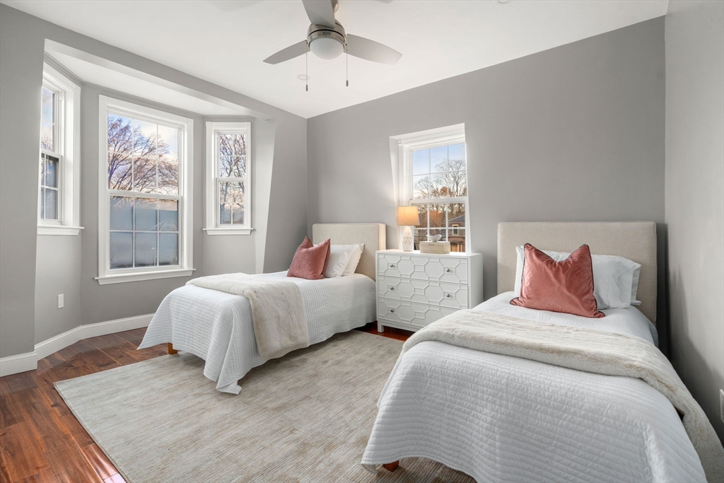 10 Washington Park Unit: Left (U2)