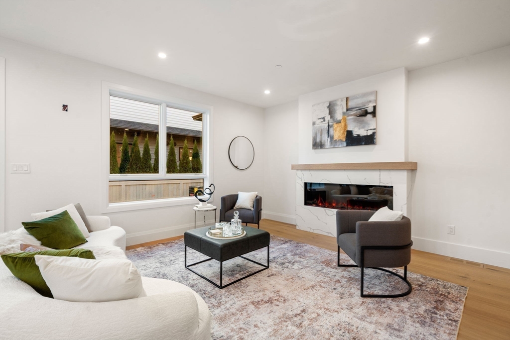 956 Walnut Street # 7