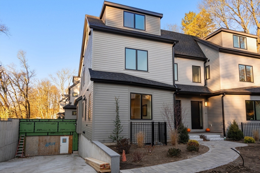 956 Walnut Street # 7