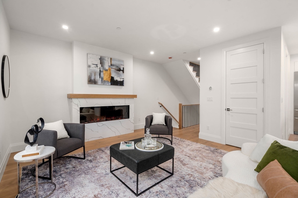 956 Walnut Street # 7