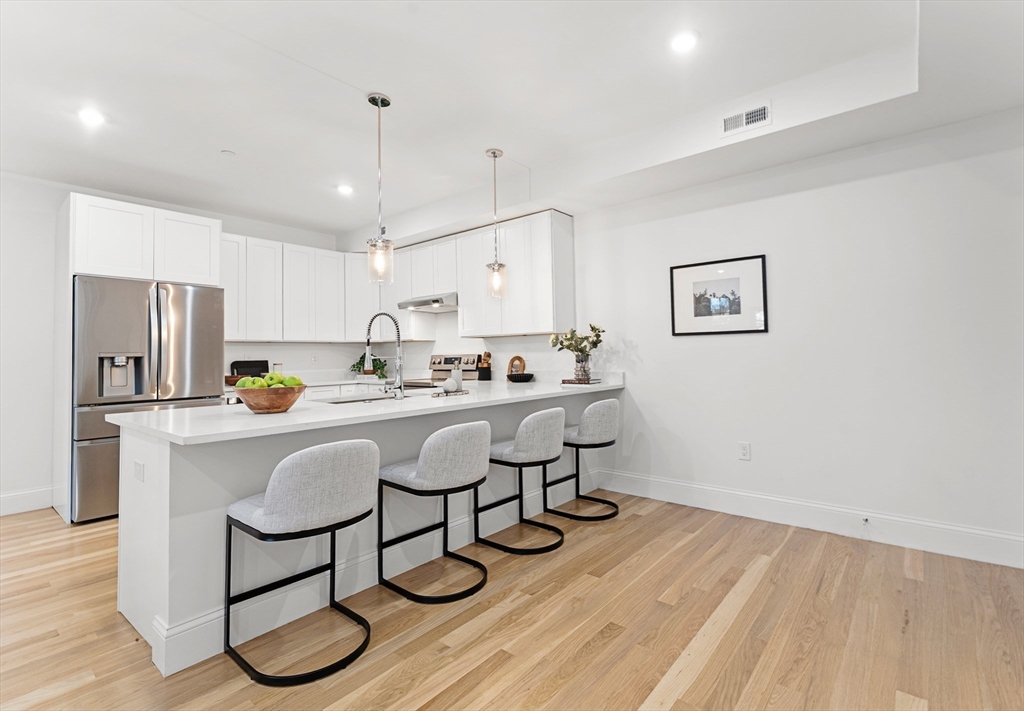 272 Lincoln Street # 302