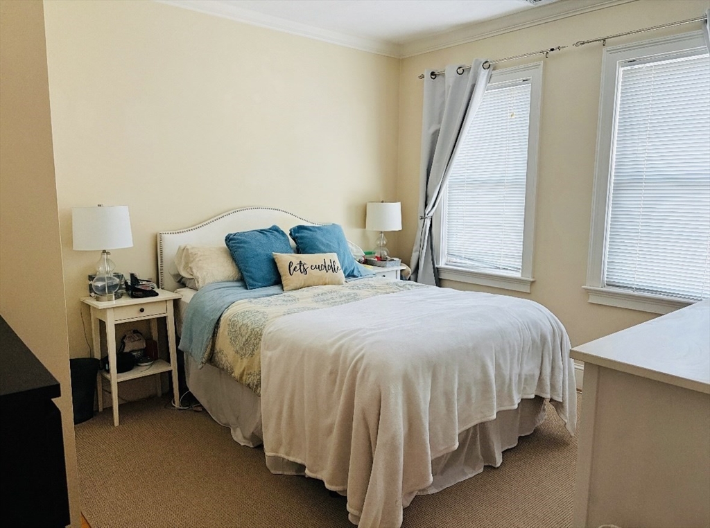 89 Perthshire Rd # 2