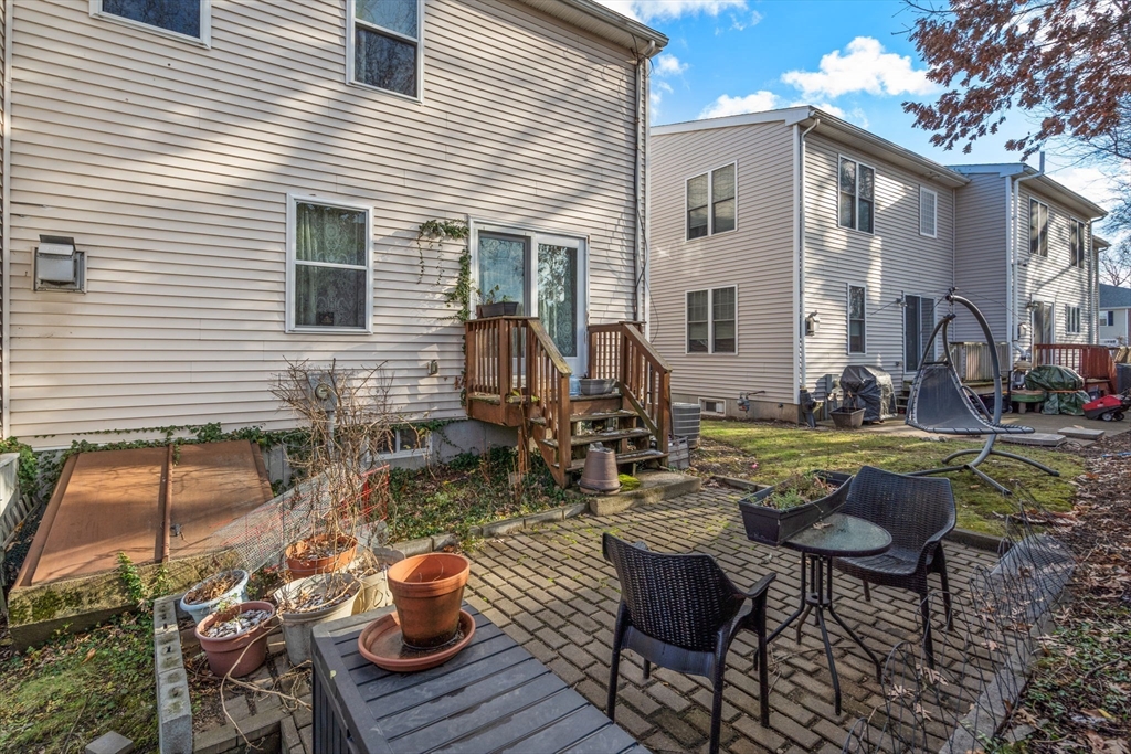 215 Saint Mary St # 3