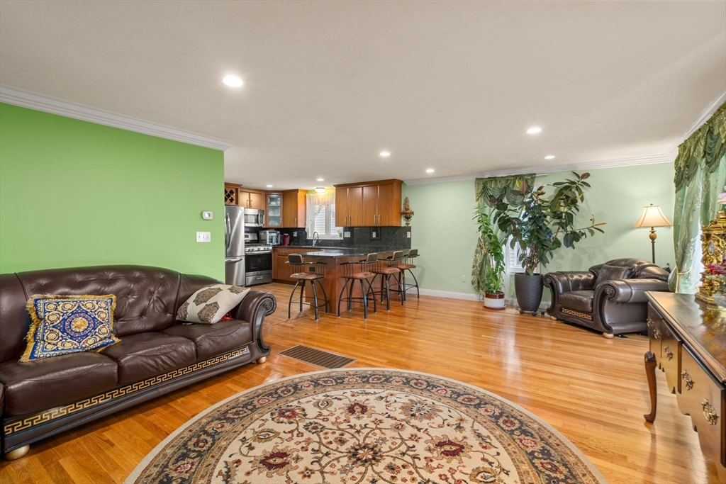 215 Saint Mary St # 3