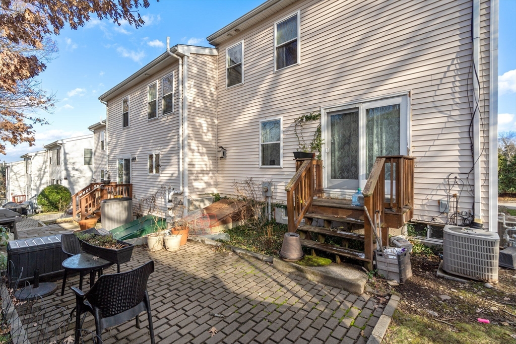 215 Saint Mary St # 3
