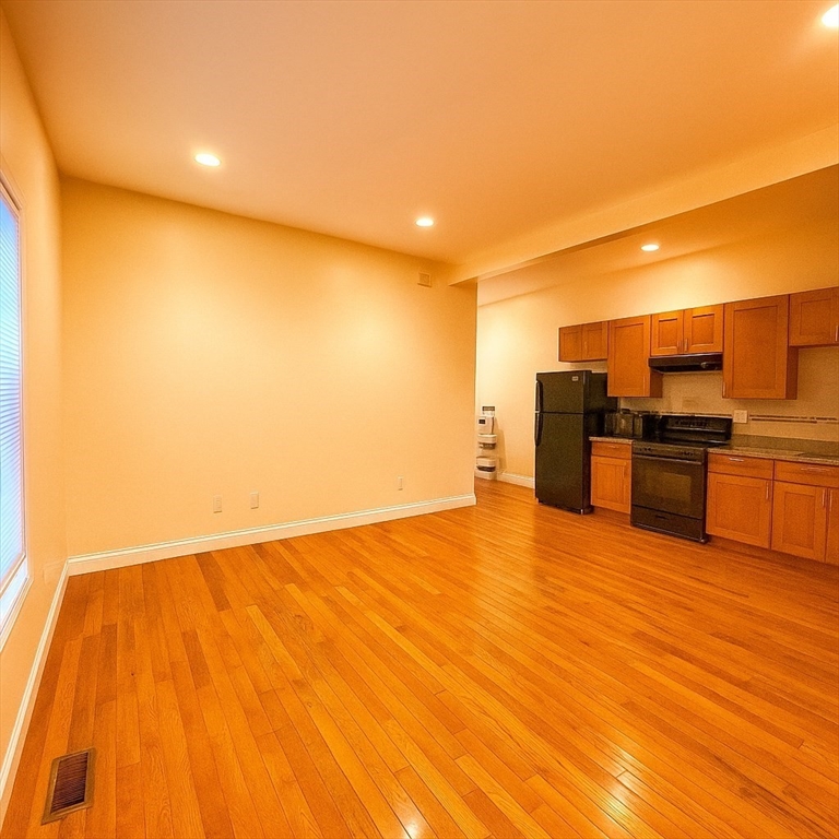 7 North Ave # 1