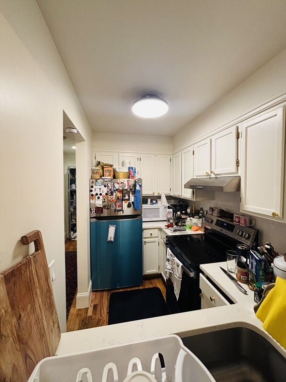 60 Gibson St # 201