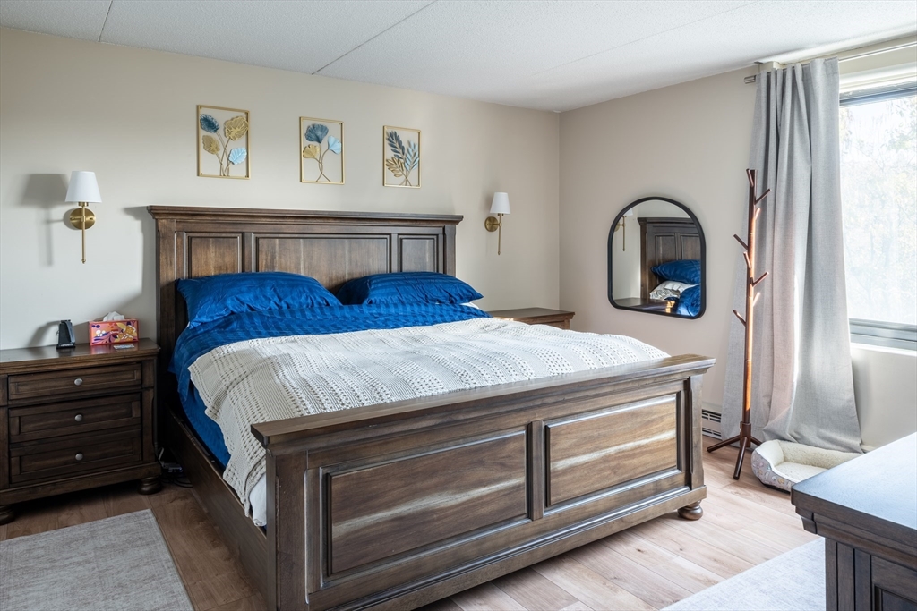 51 Melrose St Unit: 4D